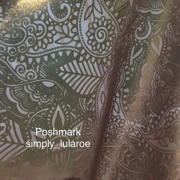 LuLaRoe Elegant Foil Lace Print Joy Vest - Picture 6 of 6